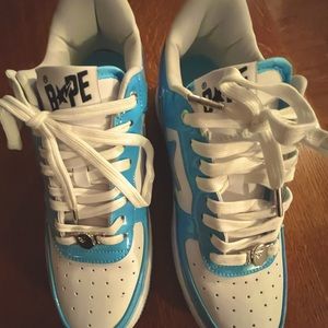 Size 11 US Mens, comes with box n everything.